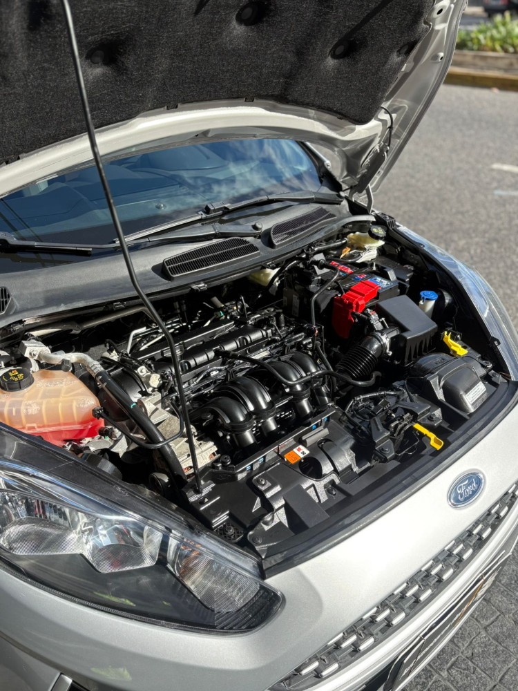 Ford Fiesta Kinetic S Plus — foto 13